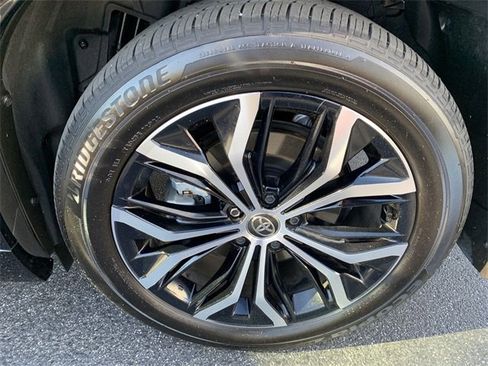 Used 2025 Toyota Crown Signia XLE image 34