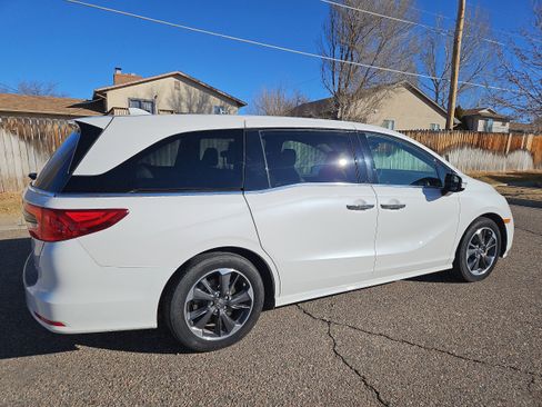 Used 2023 Honda Odyssey Elite image 4