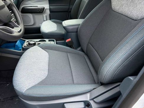 New 2025 Ford Maverick XLT image 4