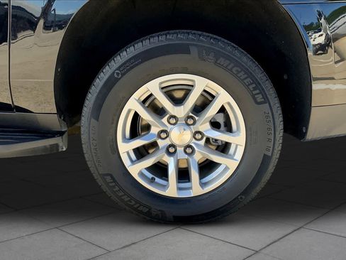 Used 2023 Chevrolet Suburban LS RWD image 10