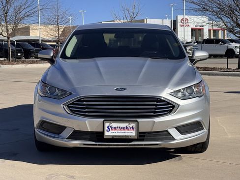 Used 2018 Ford Fusion SE w/ Fusion SE Technology Package image 7