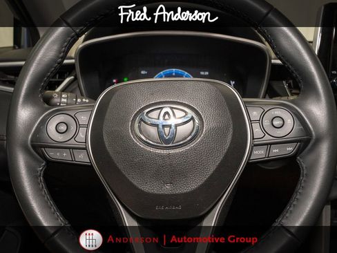 Used 2025 Toyota Corolla Cross XLE w/ Convenience Package AWD/4WD image 18