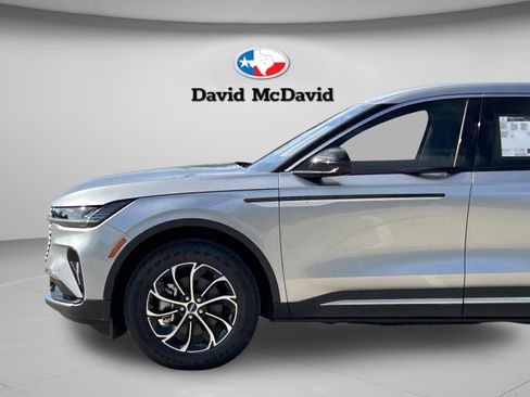 New 2026 Lincoln Nautilus Premier image 32