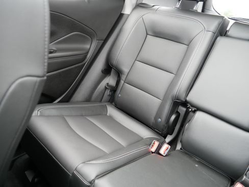 Used 2023 GMC Terrain SLT w/ Infotainment Package II AWD/4WD image 12