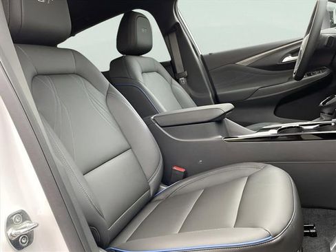 Certified 2024 Buick Envista Sport Touring w/ Convenience I Package image 25