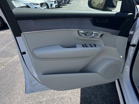 New 2026 Volvo XC90 T8 Ultra w/ Protection Package Premier AWD/4WD image 21