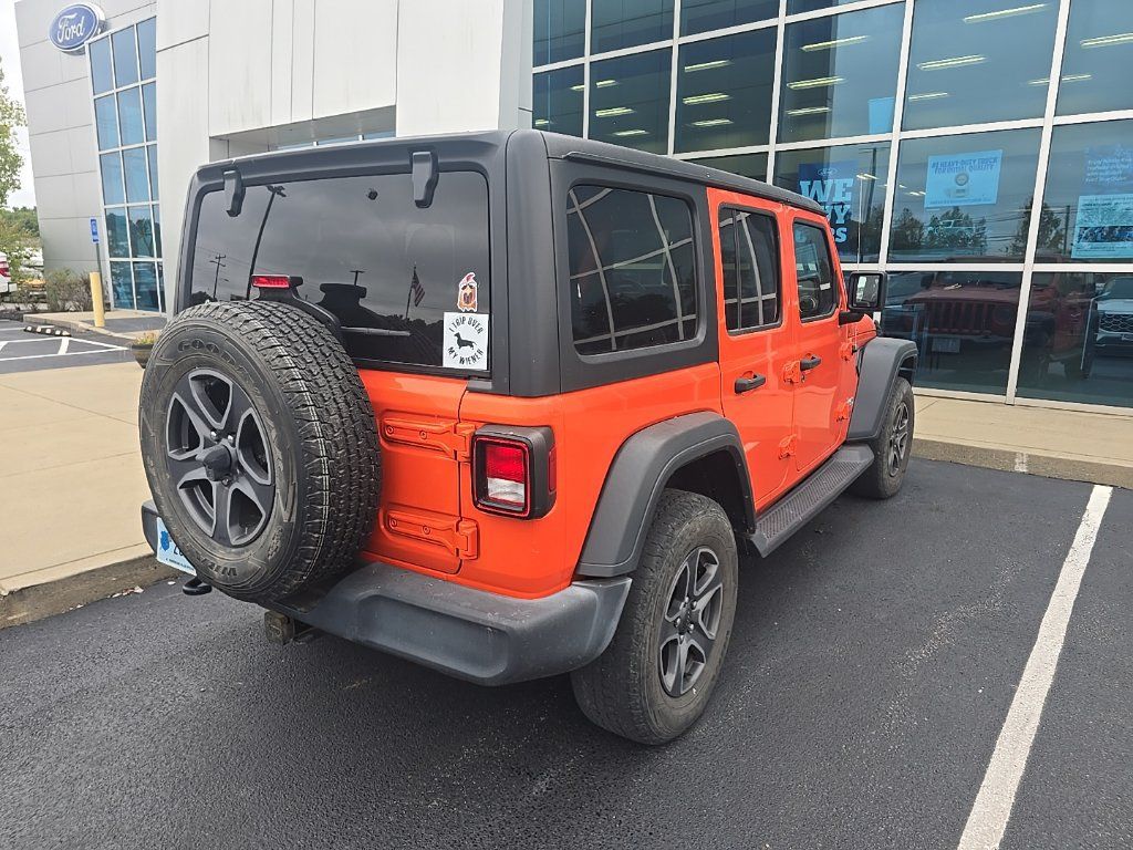 Used 2018 Jeep Wrangler Unlimited Sport S AWD/4WD image 3