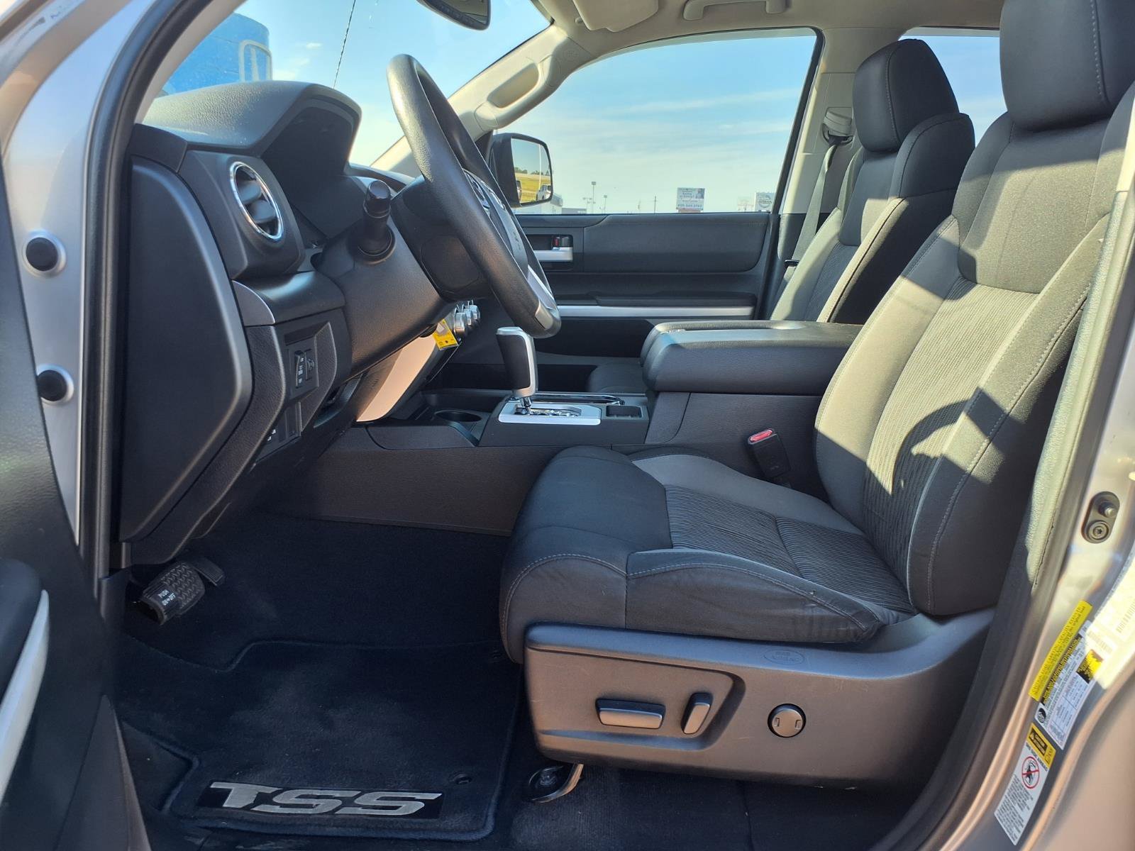 Used 2014 Toyota Tundra SR5 w/ SR5 Upgrade Package RWD image 15