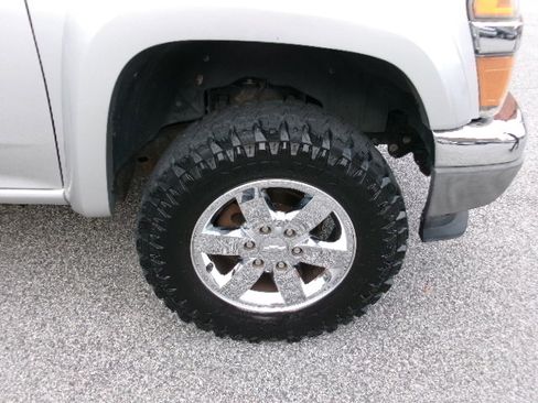 Used 2011 Chevrolet Colorado LT RWD image 9