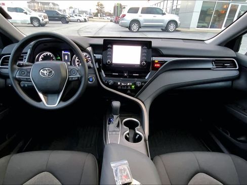 Used 2024 Toyota Camry LE w/ Convenience Package FWD image 16