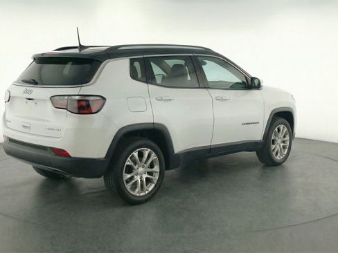 Used 2025 Jeep Compass Limited AWD/4WD image 9
