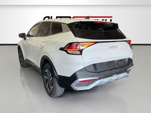 Used 2023 Kia Sportage LX AWD/4WD image 5