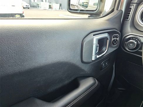 Used 2020 Jeep Wrangler Unlimited Sahara w/ Uconnect 4C Nav & Sound Group image 34