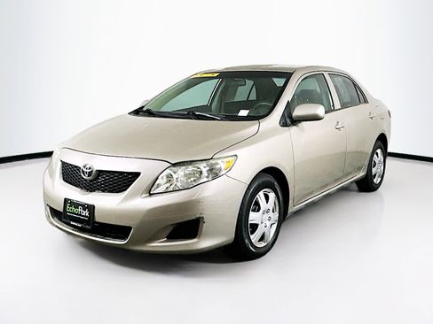 Used 2010 Toyota Corolla LE image 3