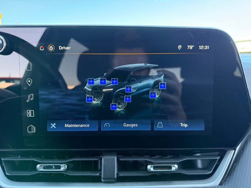 Used 2025 Chevrolet Equinox LT w/ Safety and Technology Package AWD/4WD image 44