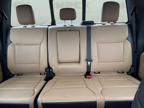 Used 2023 Ford F250 Lariat w/ Chrome Package image 12