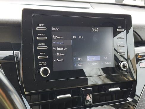 Used 2021 Toyota Camry SE image 19