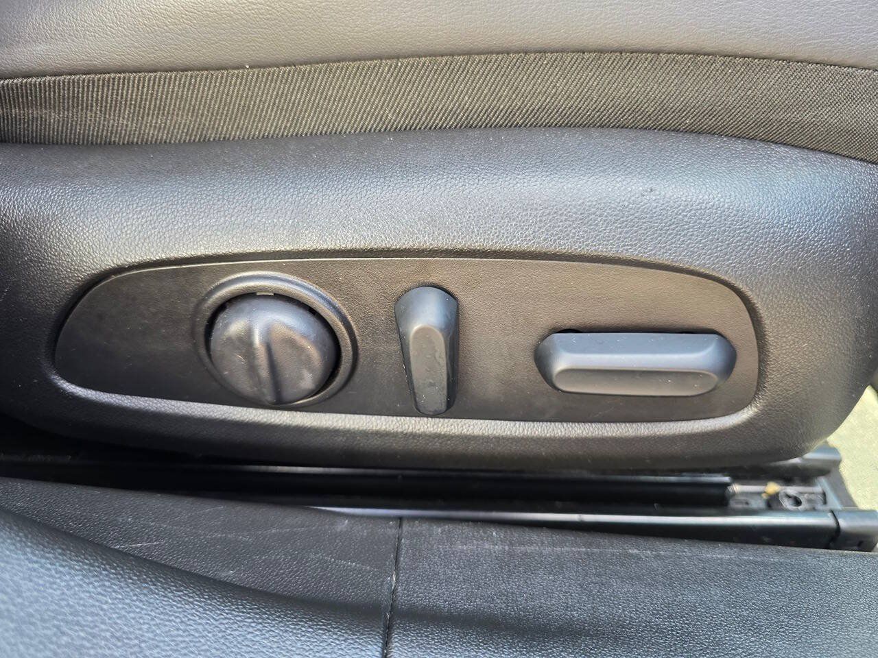 Used 2018 Buick LaCrosse Essence FWD image 32