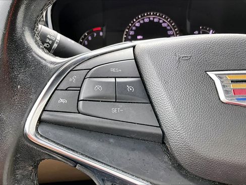 Used 2018 Cadillac XT5 FWD image 24