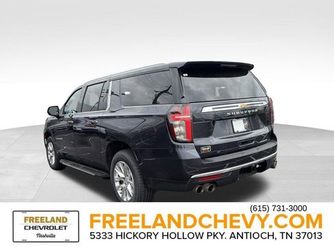 Used 2023 Chevrolet Suburban Premier image 5