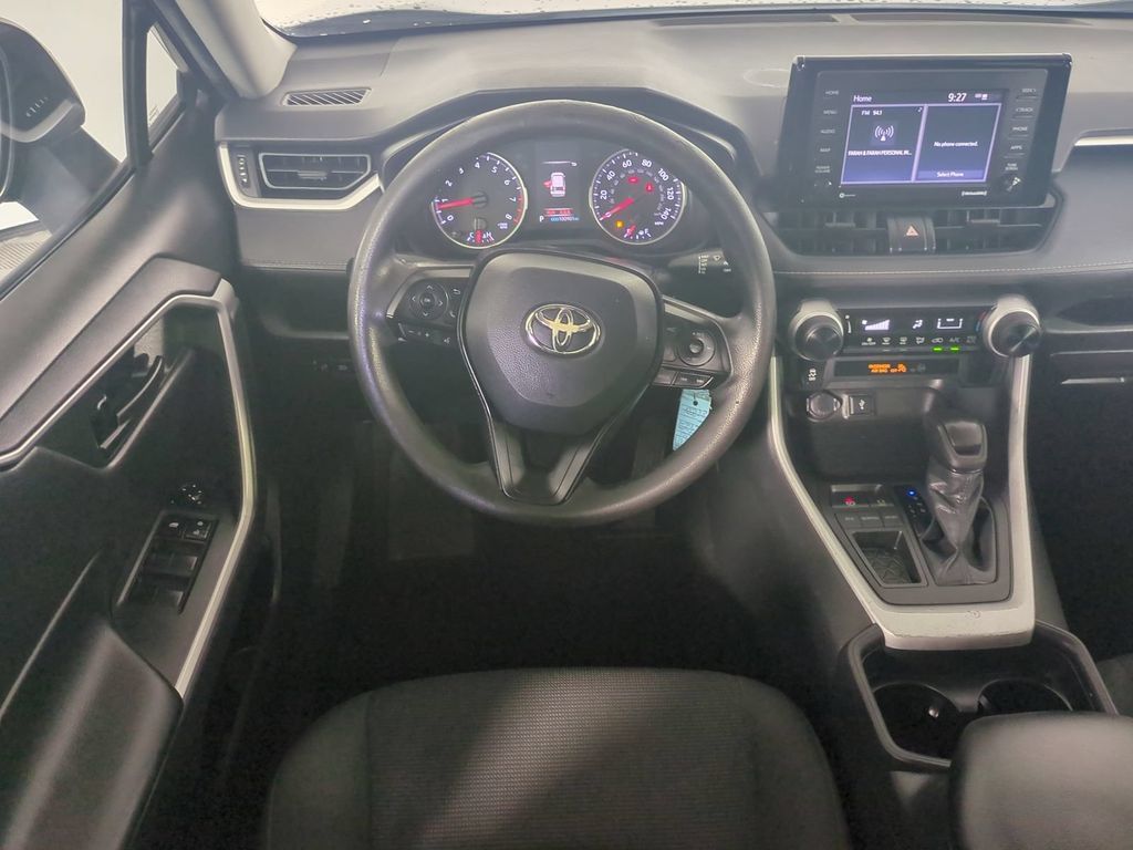 Used 2021 Toyota RAV4 LE FWD image 17