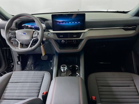 New 2026 Ford Explorer ST-Line w/ ST-Line Street Pack AWD/4WD image 7