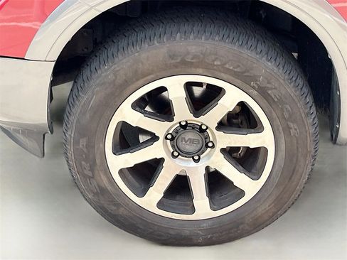 Used 2021 Nissan Titan Platinum Reserve w/ Moonroof Package image 32