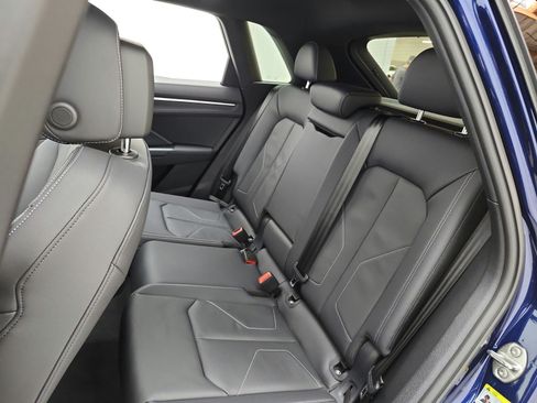 Used 2025 Audi Q3 2.0T Premium w/ Convenience Package AWD/4WD image 20