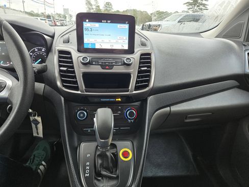 Used 2020 Ford Transit Connect XL image 16