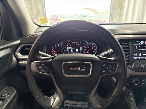 Used 2017 GMC Acadia SLT AWD/4WD image 10