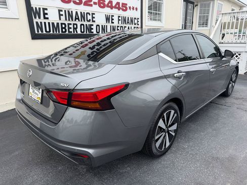 Used 2022 Nissan Altima 2.5 SV FWD image 7