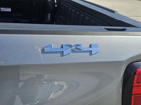 Used 2024 GMC Sierra 1500 SLT image 9