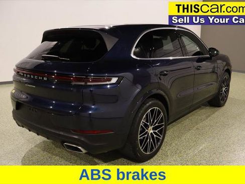 Used 2024 Porsche Cayenne image 7