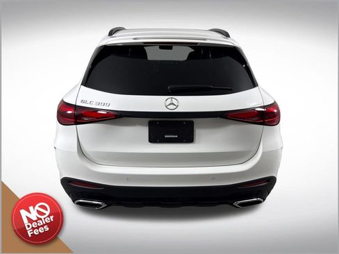 Used 2023 Mercedes-Benz GLC 300 image 4