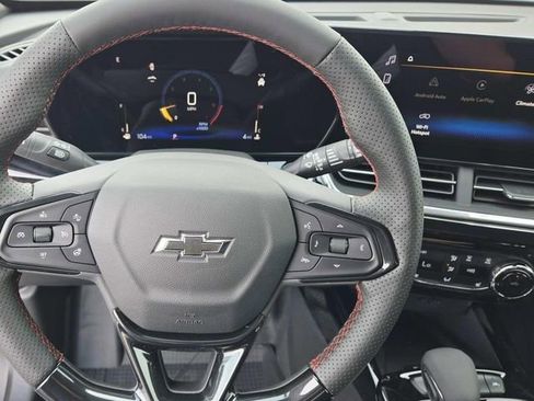 New 2026 Chevrolet Trax RS w/ Sunroof Package FWD image 17