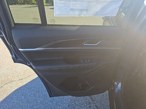 New 2025 Jeep Grand Cherokee Limited image 15