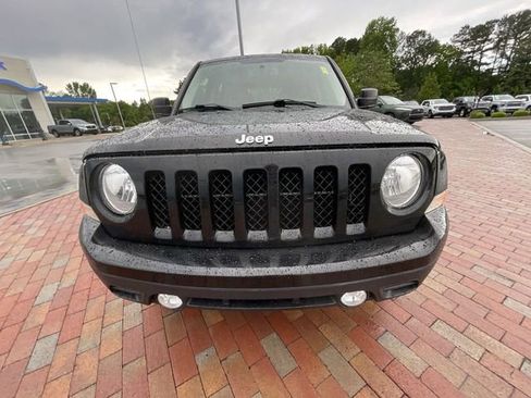 Used 2017 Jeep Patriot Sport w/ Power Value Group FWD image 4