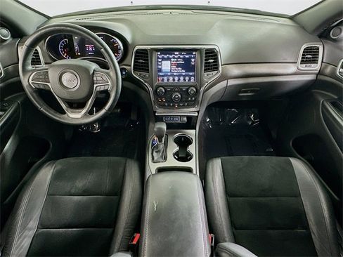 Used 2018 Jeep Grand Cherokee Altitude image 12