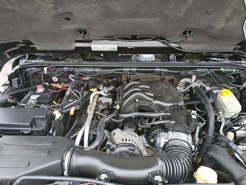 Used 2016 Jeep Wrangler Rubicon w/ Power Convenience Group AWD/4WD image 18