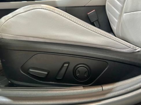 Used 2023 Hyundai Elantra Limited FWD image 20