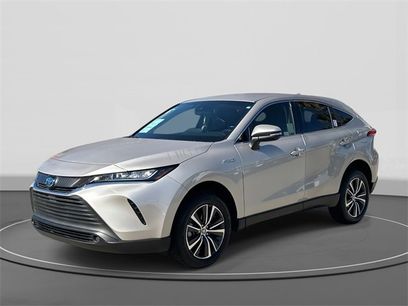 Used 2021 Toyota Venza LE w/ Carpet Mat Package (TMS)