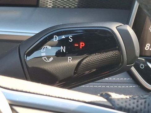 New 2026 Volkswagen Tiguan SE R-Line image 8