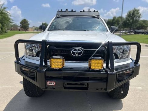 Used 2015 Toyota Tacoma PreRunner w/ SR5 Package RWD image 3