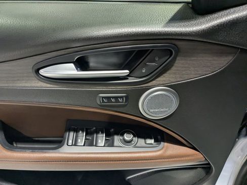 Used 2020 Alfa Romeo Stelvio Ti w/ Active Blind Spot Package AWD/4WD image 21