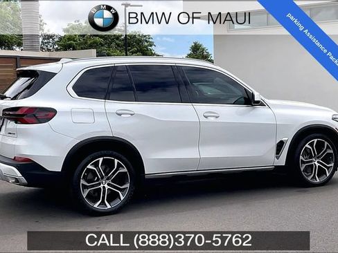 Used 2024 BMW X5 xDrive40i w/ Parking Assistance Package AWD/4WD image 11