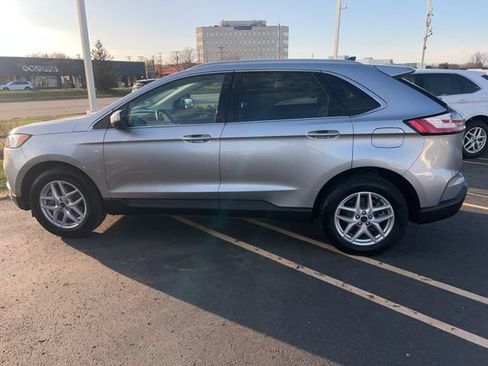 Used 2024 Ford Edge SEL w/ Convenience Package image 6