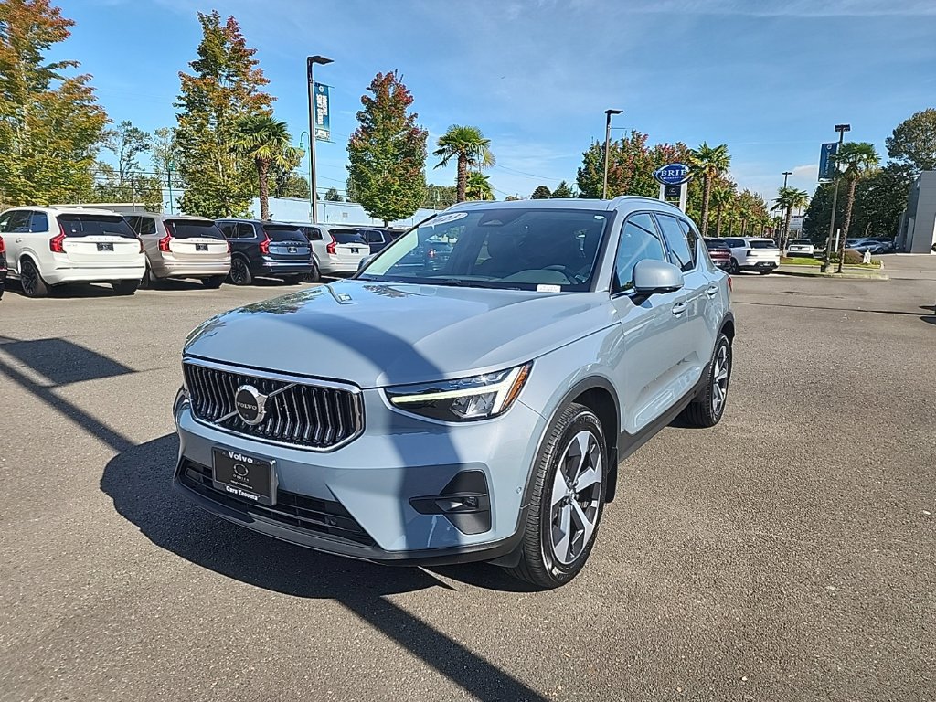 Certified 2023 Volvo XC40 B5 Plus w/ Driver Assist Package AWD/4WD image 1