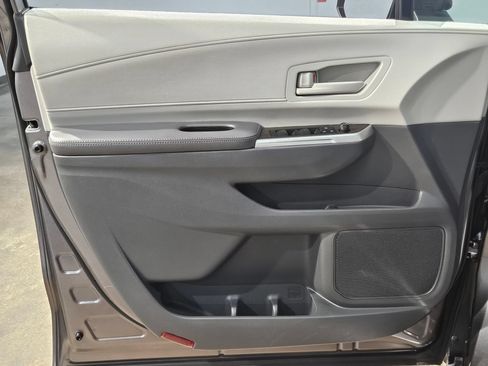 Used 2023 Toyota Sienna LE w/ LE Plus Package FWD image 20
