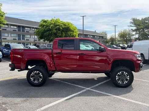 Used 2021 Chevrolet Colorado Z71 w/ Safety Package AWD/4WD image 9