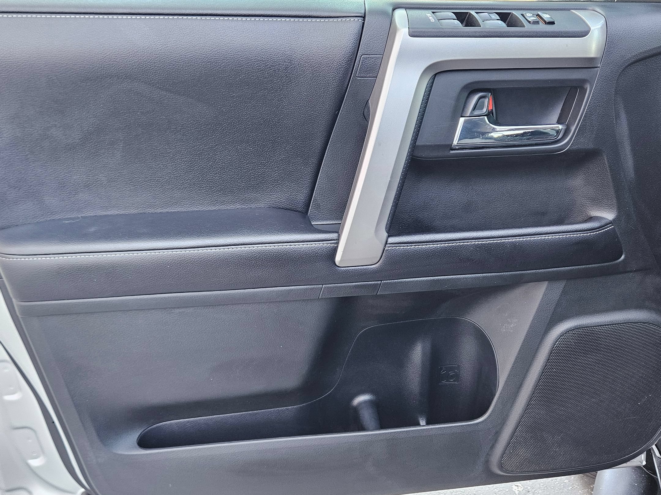 Used 2018 Toyota 4Runner SR5 RWD image 16